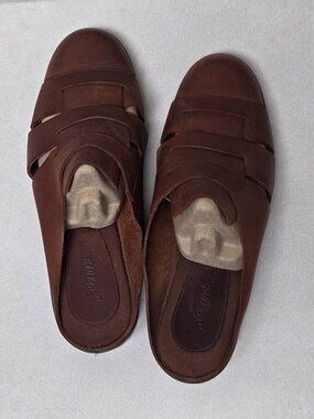 St. John's Bay Rachel Leather Mule Shoes – Women's Size 8.5